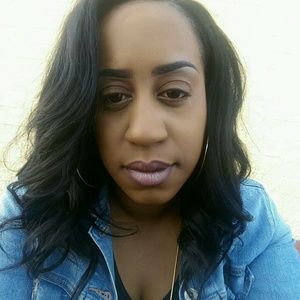 Meet your Posher, Carla